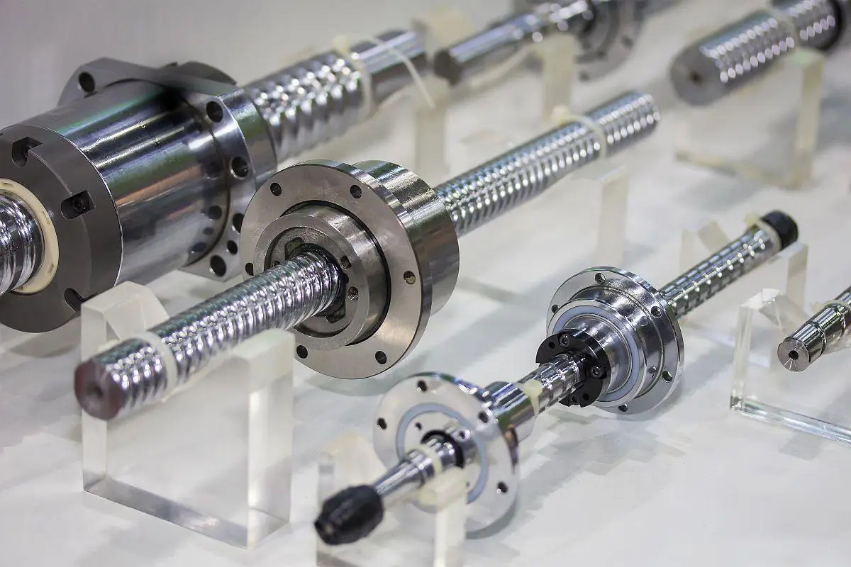 直线轴承可以旋转吗？